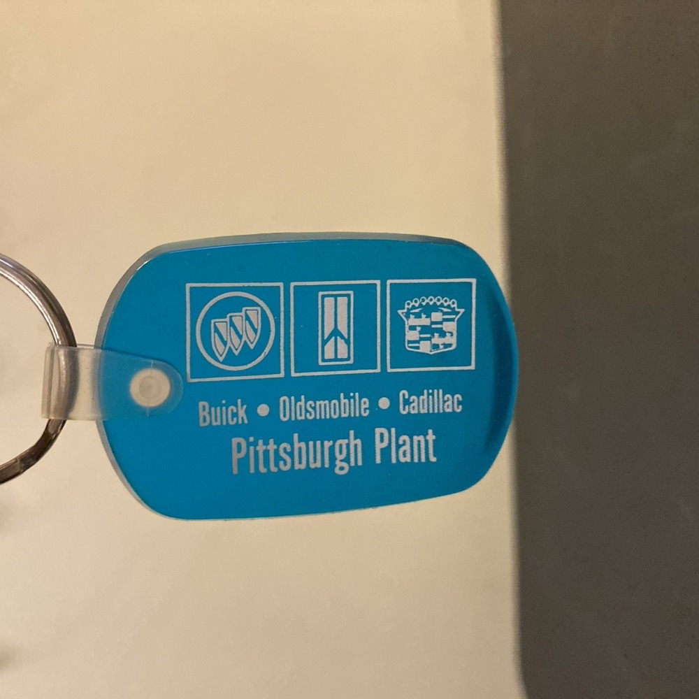 Buick Oldsmobile Cadillac Pittsburgh Plant Keychain Vtg General Motors GM‎